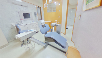 杉山歯科医院の歯科医師のVR画像